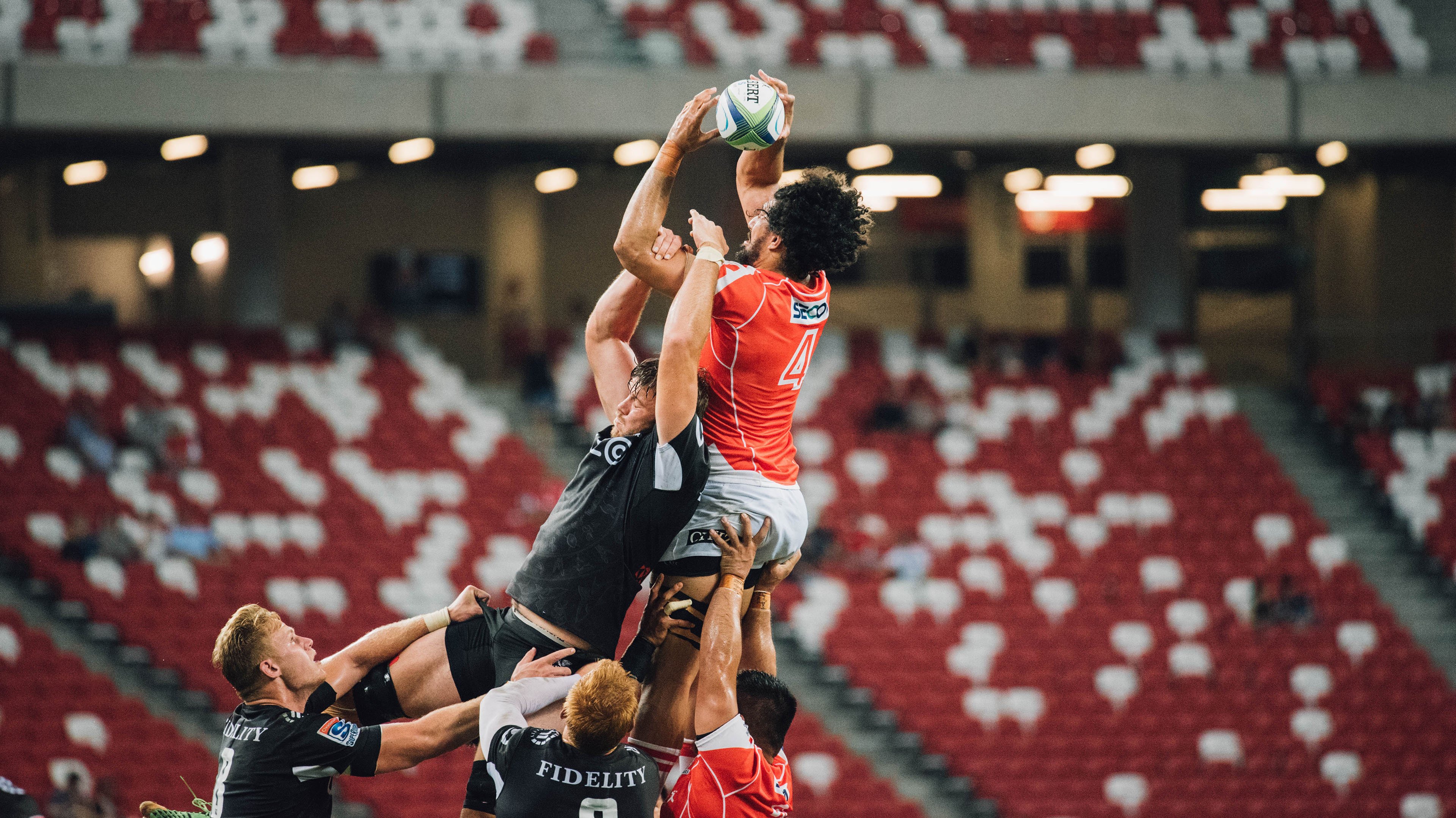 AYXSPORTSAPP-国内转播解说水平是否影响联赛形象输出，解说算主持人吗