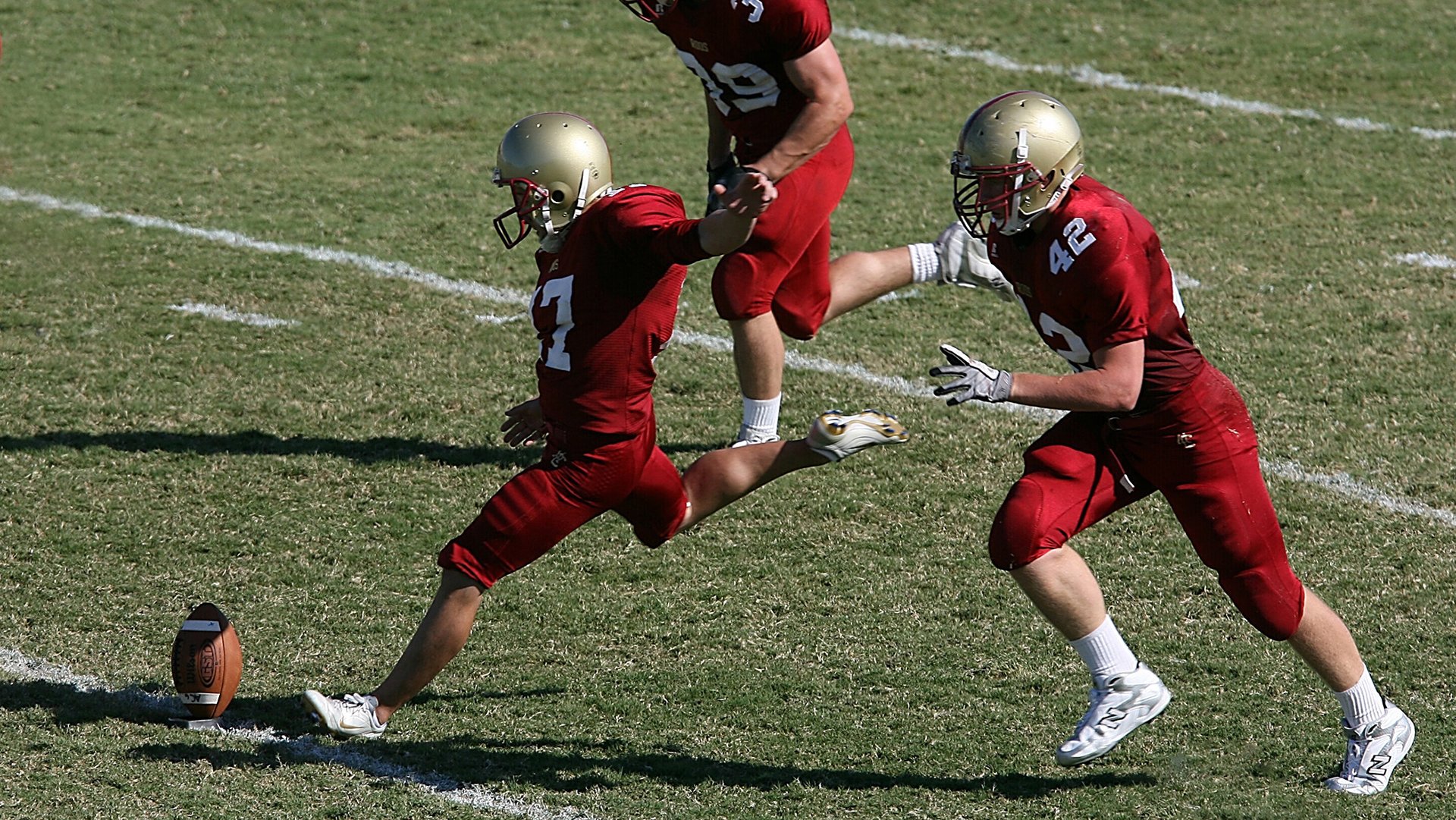 “赛场救援：危机中的英雄瞬间”，赛场急救